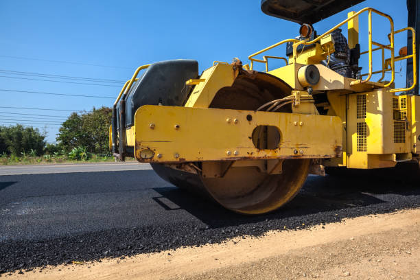 Best Driveway Paving Contractor  in Bon Aqua Junction, TN